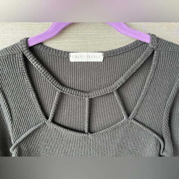AMERICAN ABLE Junipero Cut Out Knit Top - Large - Picture 5 of 6